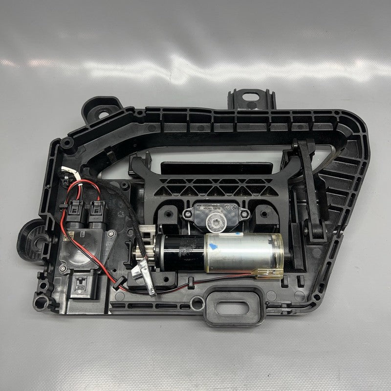 1046122-00-E TESLA MODEL S DOOR HANDLE RIGHT FRONT 2017 2018 2019 2020 GEN 2 OEM 1046122-00-E