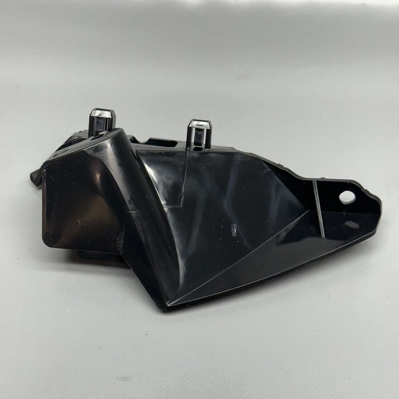 1095496-00-A TESLA MODEL S FENDER BRACKET RIGHT 2016 2017 2018 2019 2020 OEM 1095496-00-A