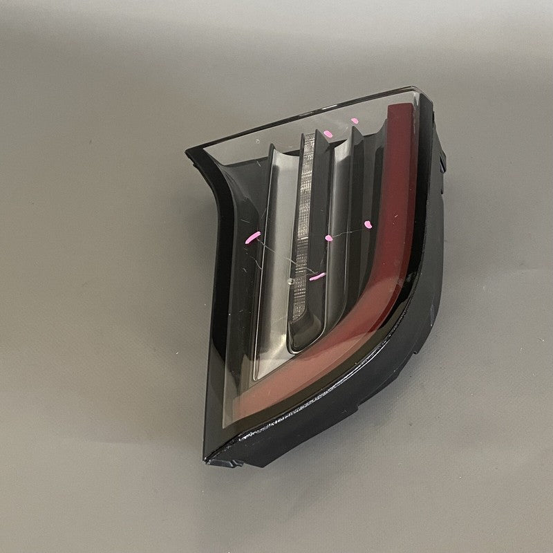 1077401-00-E TESLA MODEL 3 INNER TAIL LIGHT LEFT DRIVER 1077401-00-E 2017 2018 2019 2020 OEM