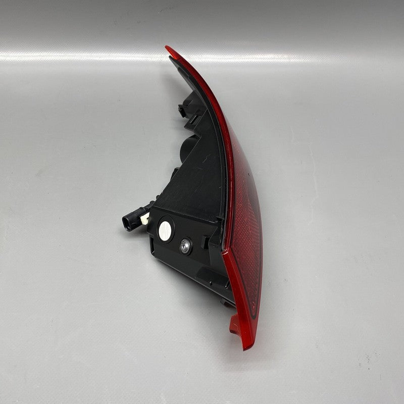 LR082084 /. HY32-15K273-AA LAND ROVER DISCOVERY REFLECTOR LEFT 2017 2018 2019 2020 OEM HY32-15K273-AA