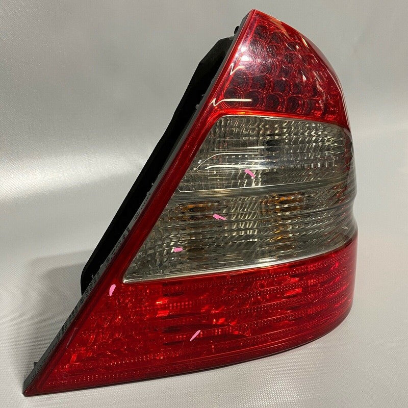 A2118202664 MERCEDES BENZ E350 TAIL LIGHT RIGHT PASSENGER SIDE E550 2007 2008 2009 LED OEM