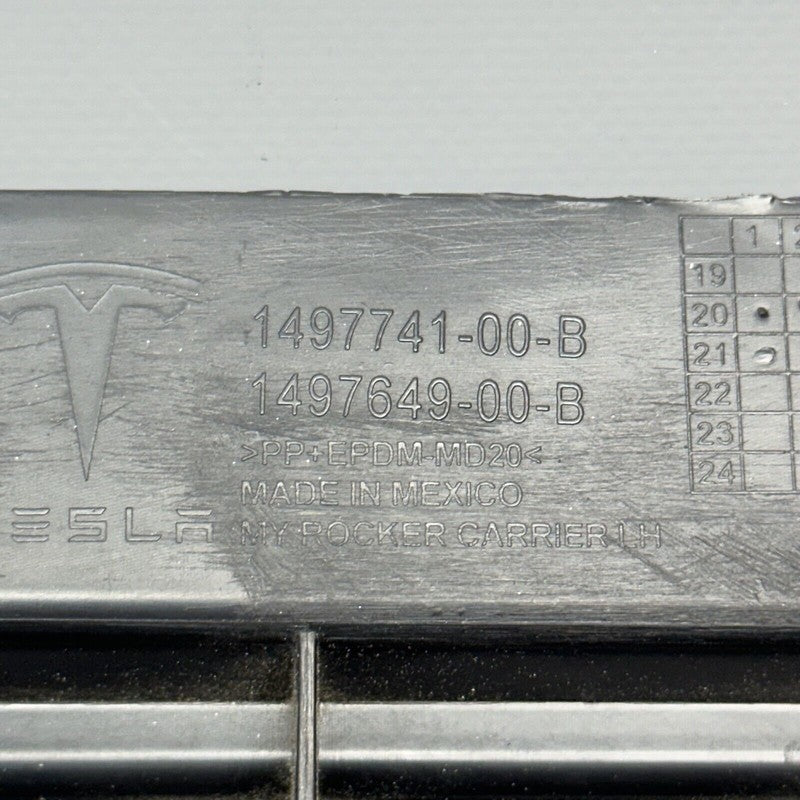 1497741-00-B TESLA MODEL Y ROCKER MOLDING CARRIER LEFT 2020 2021 2022 2023 OEM 1497741-00-B