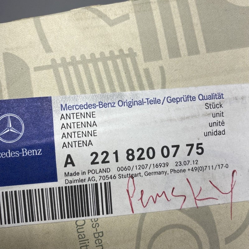 A2218200775 MERCEDES BENZ C550 REAR FLOOR ANTENNA PRESSURE UNIT 2007 2008 2009 2010 OEM