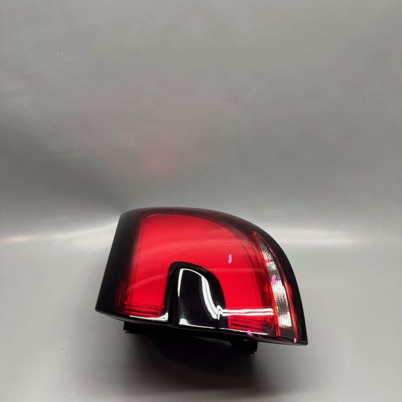 CHRYSLER PACIFICA TAIL LIGHT RIGHT PASSENGER 2021 2022 2023 2024 2025 
