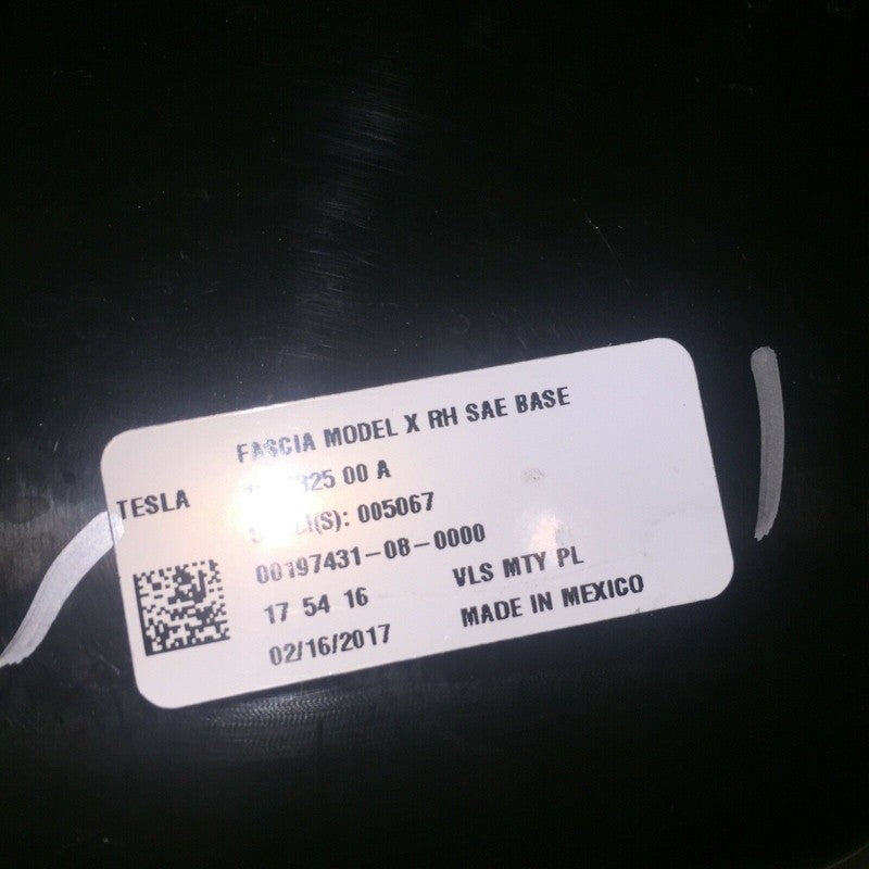 103432500A TESLA MODEL X RIGHT PASSENGER SIDE FOG LIGHT 2015 2016 2017 2018 OEM