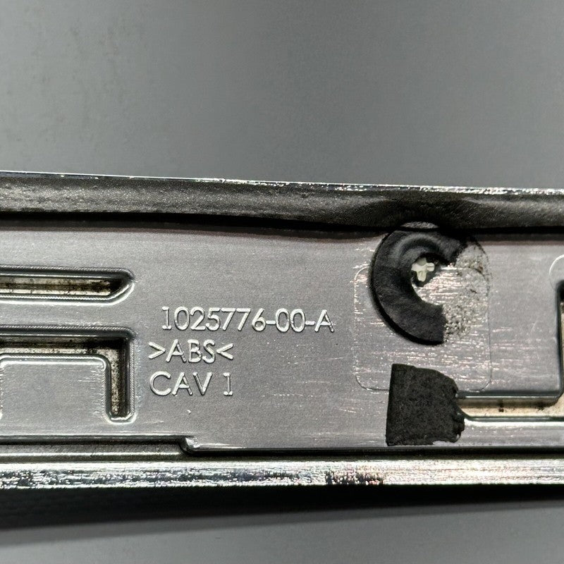 1025776-00-A TESLA MODEL S LIFTGATE CHROME TRIM MOLDING 2012 2013 2014 2015 OEM 1025776-00-A