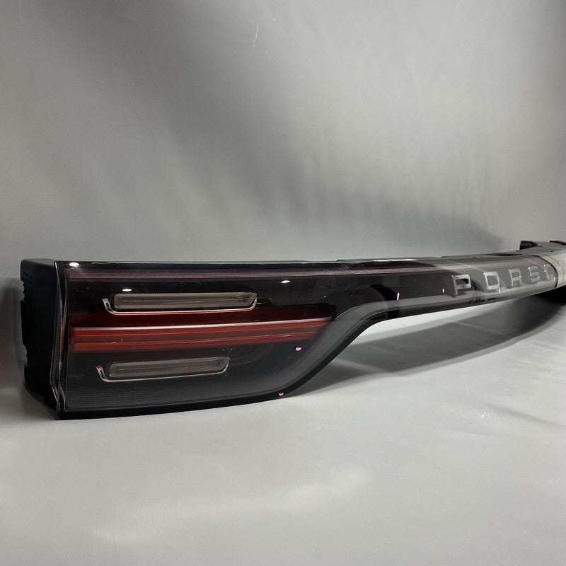 9Y0945081Q PORSCHE CAYENNE TRUNK CENTER TAIL LIGHT LED 2019 2020 2021 OEM 9Y0945081Q