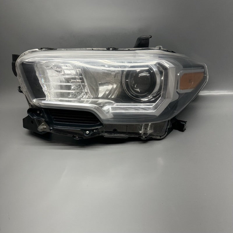 TOYOTA TACOMA HEADLIGHT LEFT DRIVER HALOGEN 2016 2017 2018 OEM