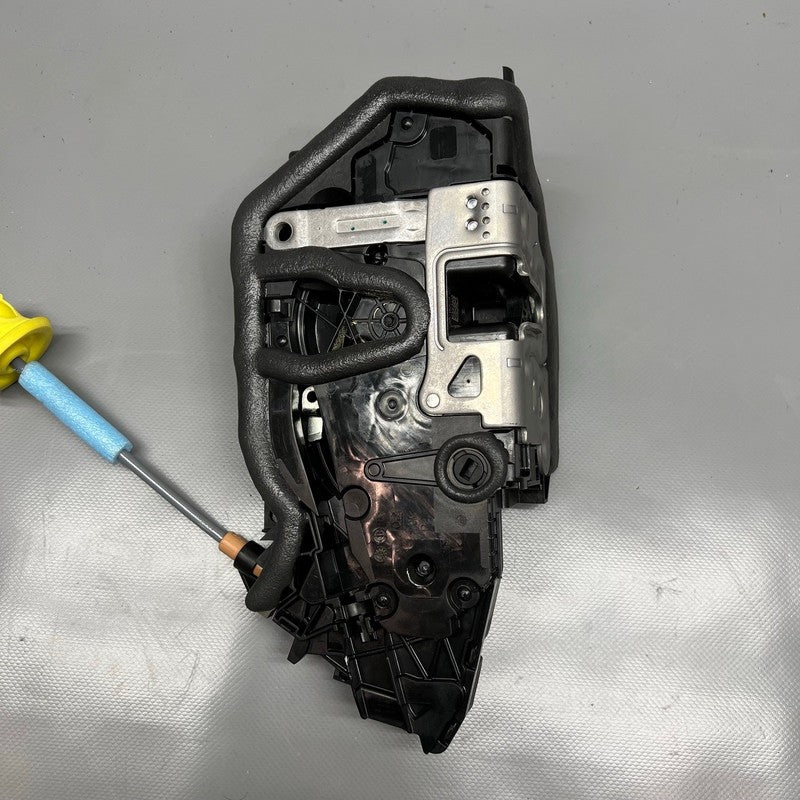 BMW X1 DOOR LOCK RIGHT REAR 2023 2024 2025 OEM 5A160C4