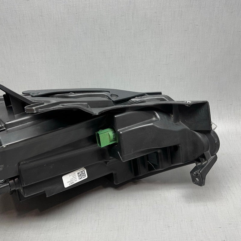 CHEVROLET TRAVERSE HEADLIGHT LEFT DRIVER 2018 2019 2020 2021 LED OEM 8