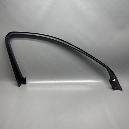 80A867610 AUDI Q5 DOOR WINDOW FRAME TRIM RIGHT FRONT 80A867610 2018 2019 2020 OEM