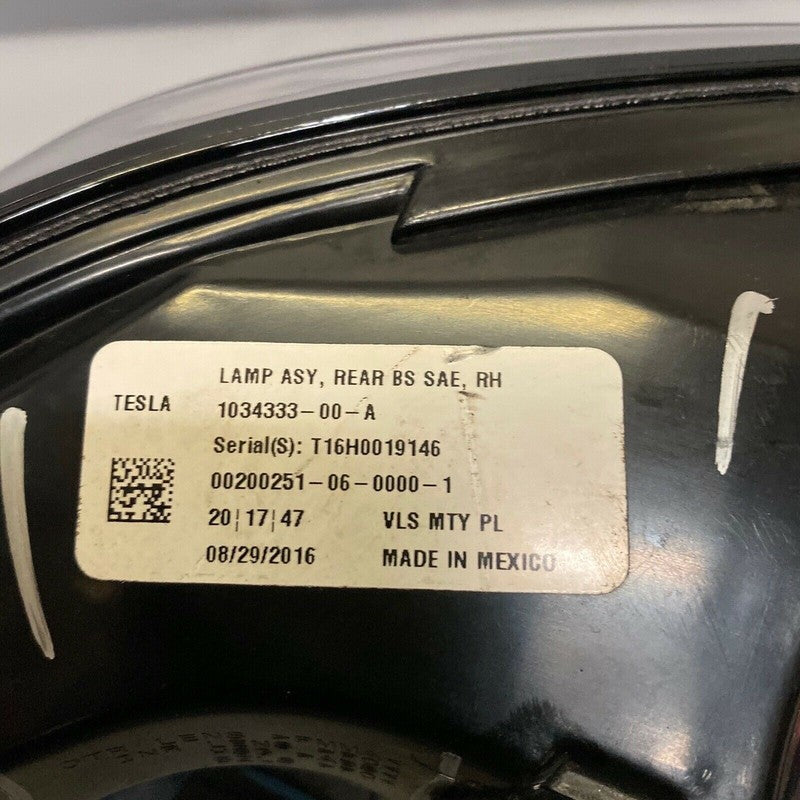 TESLA MODEL X TAIL LIGHT RIGHT PASSENGER 2016 2017 2018 LED OEM