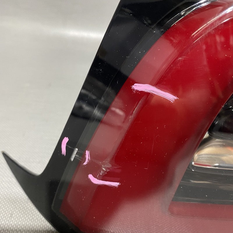 1077397-00-E TESLA MODEL 3 TAIL LIGHT LEFT DRIVER 1077397-00-E 2017 2018 2019 2020 OEM