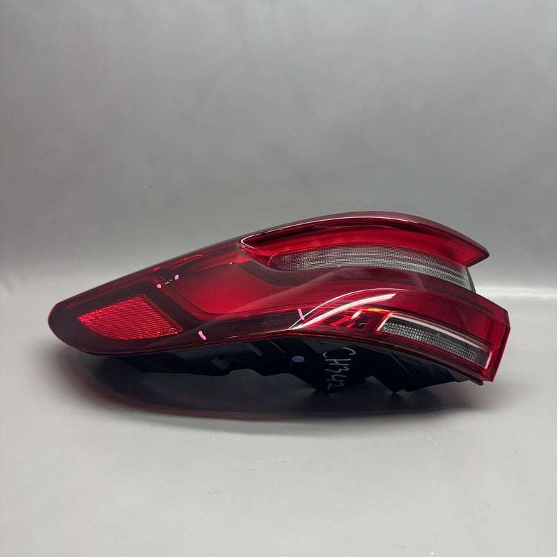 BMW X5 TAIL LIGHT LEFT DRIVER X5M 2019 2020 2021 2022 2023 OEM 3744226