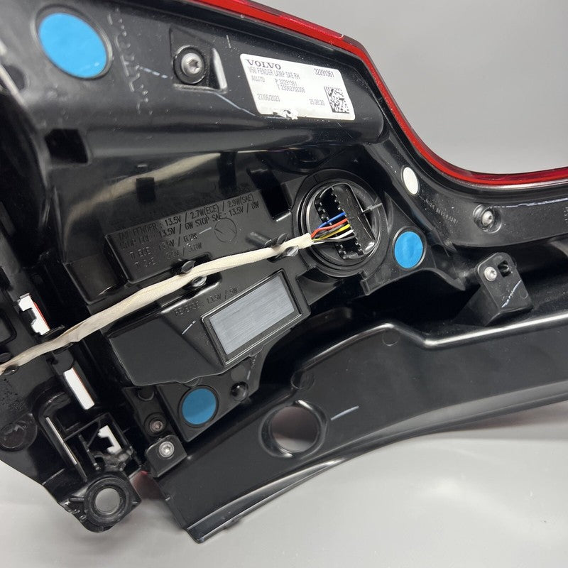 3229161 VOLVO V60 TAIL LIGHT RIGHT PASSENGER 2020 2021 2022 2023 2024 LED OEM 3229161