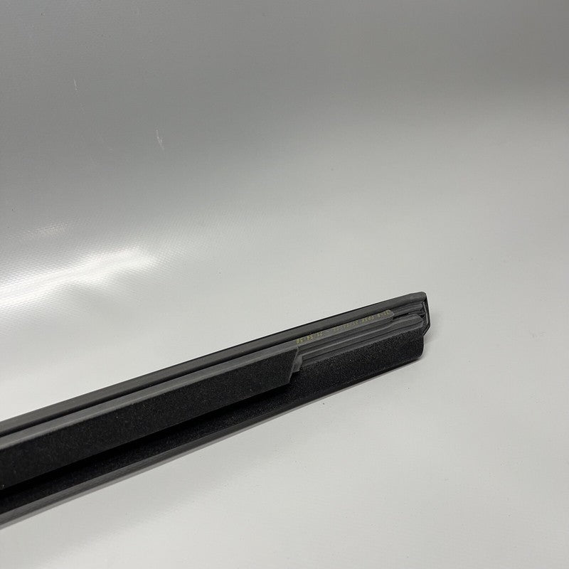 1621170-00-C TESLA MODEL Y DOOR WINDOW MOLDING LEFT REAR 2020 21 22 23 2024 OEM 1621170-00-C