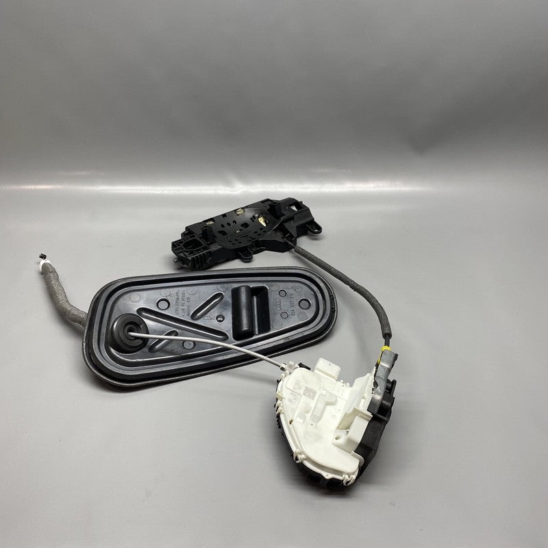 8X1837016E AUDI A4 A5 LOCK LATCH RIGHT 8X1837016E 2021 2022 OEM