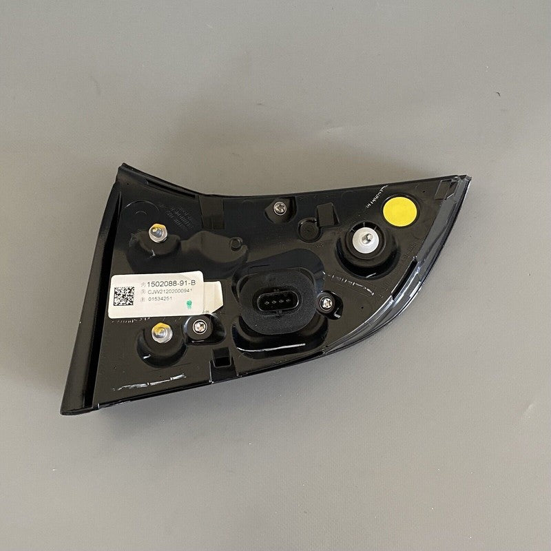 TESLA MODEL 3,Y INNER TAIL LIGHT LEFT SIDE 2017 2018 2019 2020 2021 20