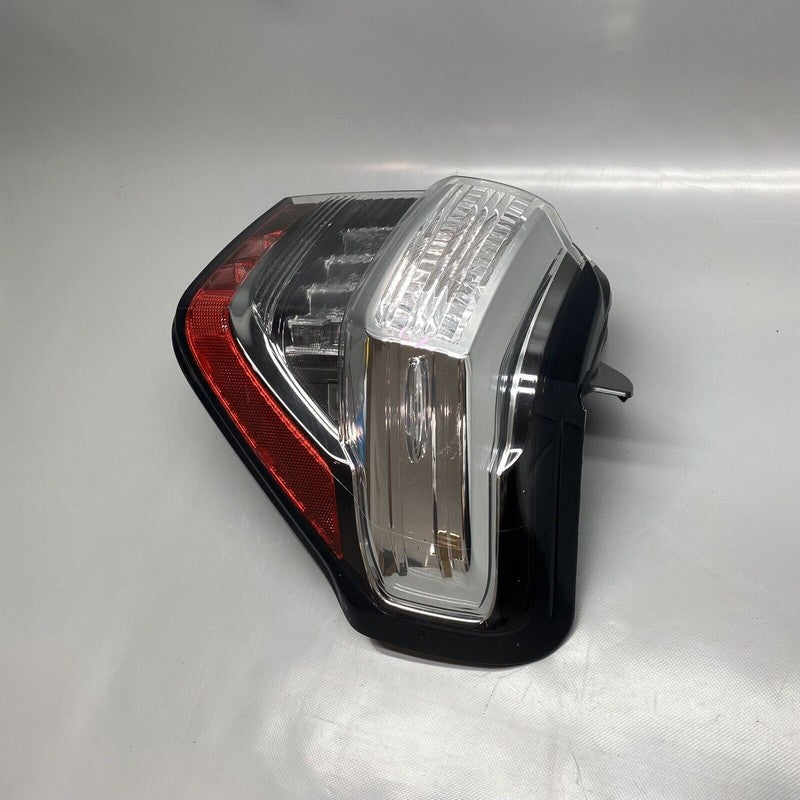 TOYOTA 4 RUNNER TAIL LIGHT RIGHT SIDE 2014 2015 2016 2017 2018 2019 20