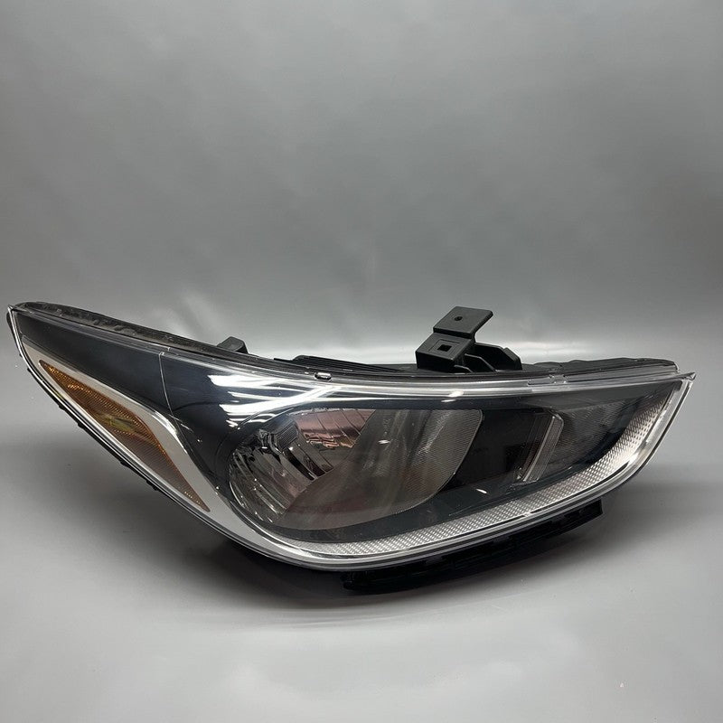 92102-J0XXX HYUNDAI ACCENT HEADLIGHT RIGHT PASSENGER 2018 2019 2020 HALOGEN OEM 
