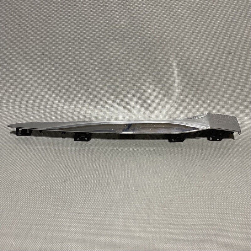 3W3-807-820 BENTLEY GT REAR BUMPER TRIM RIGHT 3W3-807-820 2012 2013 2014 2015 2016 OEM