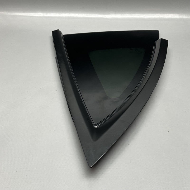 1495741-99-H TESLA MODEL Y QUARTER GLASS RIGHT REAR 2020 2021 2022 2023 OEM 1495741-99-H