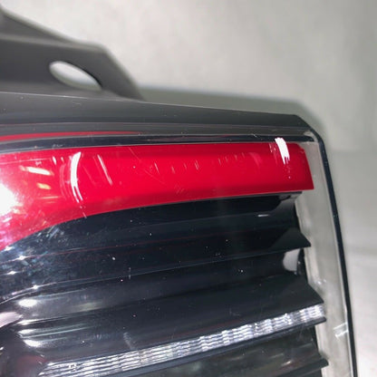 1077397-90-E TESLA MODEL 3 TAIL LIGHT LEFT DRIVER 1077397-90-E 2017 2018 2019 OEM