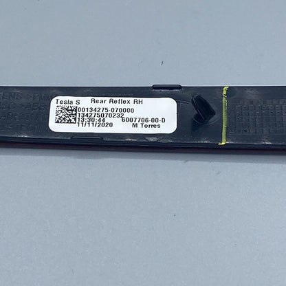 6007706-00-D TESLA MODEL S REAR BUMPER REFLECTOR RIGHT 2016 2017 2018 2019 2020 OEM
