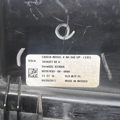 1034327-00-A TESLA MODEL X FOG LIGHT RIGHT PASSENGER 2016 17 18 19 2020 1034327-00-A UPLEVEL