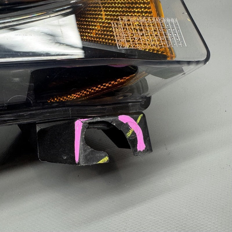 1077392-00-F TESLA MODEL 3 FOG LIGHT RIGHT PASSENGER 2017 18 19 20 21 2022 OEM 1077392-00-F