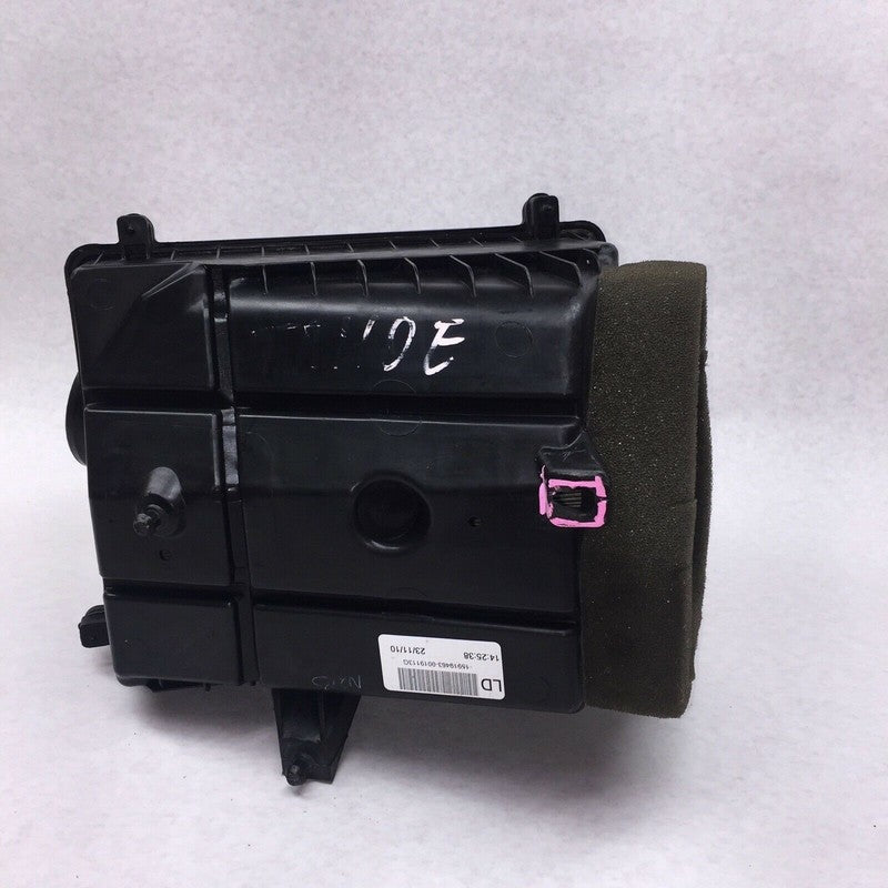 15919463 TOYOTA SUBURBAN CADILLAC ESCALADE AIR INTAKE CLEANER 2009 2010 2011 2012 2013 