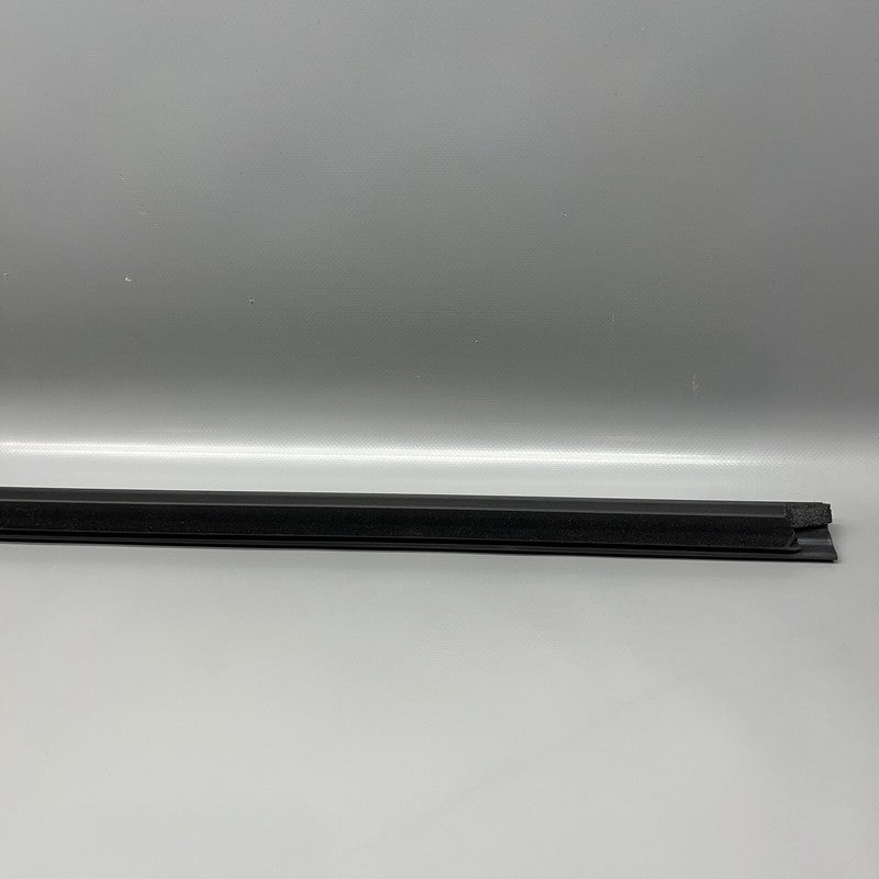 5GM-837-478B VOLKSWAGEN GOLF GTI BELT MOLDING RIGHT FRONT 2015 16 17 18 19 20 2021 OEM