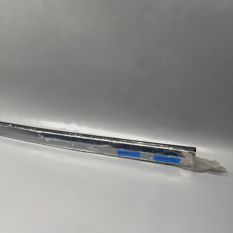 1032166-88-D TESLA MODEL X DOOR BELT MOLDING RIGHT FRONT 2016 2017 2018 2019 2020 OEM 