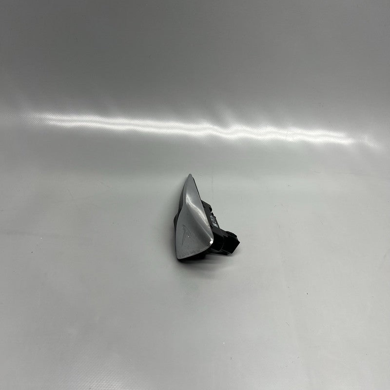 1642011-00-A TESLA MODEL Y FENDER CAMERA MARKER RIGHT 2020 2021 2022 2023 OEM 1642011-00-A