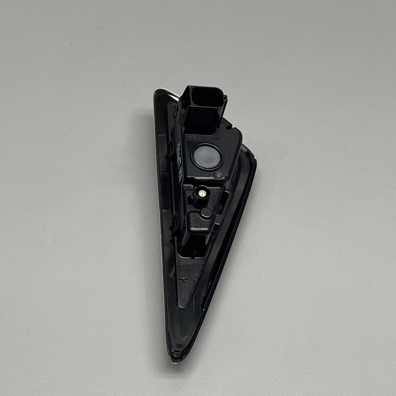 1642010-00-A TESLA MODEL Y FENDER MARKER CAMERA LEFT DRIVER 2020 2021 2022 2023 OEM