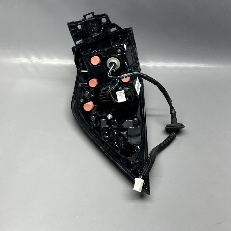 81550-0R090 TOYOTA RAV4 TAIL LIGHT RIGHT PASSENGER 2019 2020 2021 OEM 81550-0R090