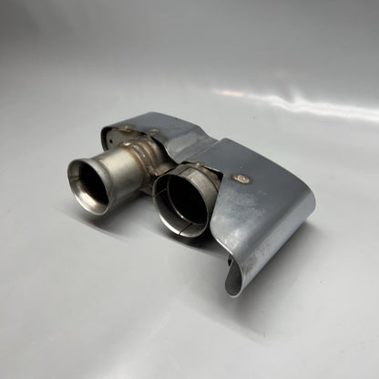 36A253682A BENTLEY BENTAYGA EXHAUST TIP MUFFLER RIGHT 2016 20107 2018 2019 2020 36A253682A