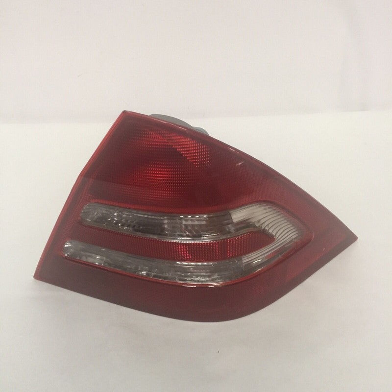 08-440-1917R-F MERCEDES BENZ C230 C320 TAIL LIGHT RIGHT PASSENGER 2001 2002 2003 2004 OEM