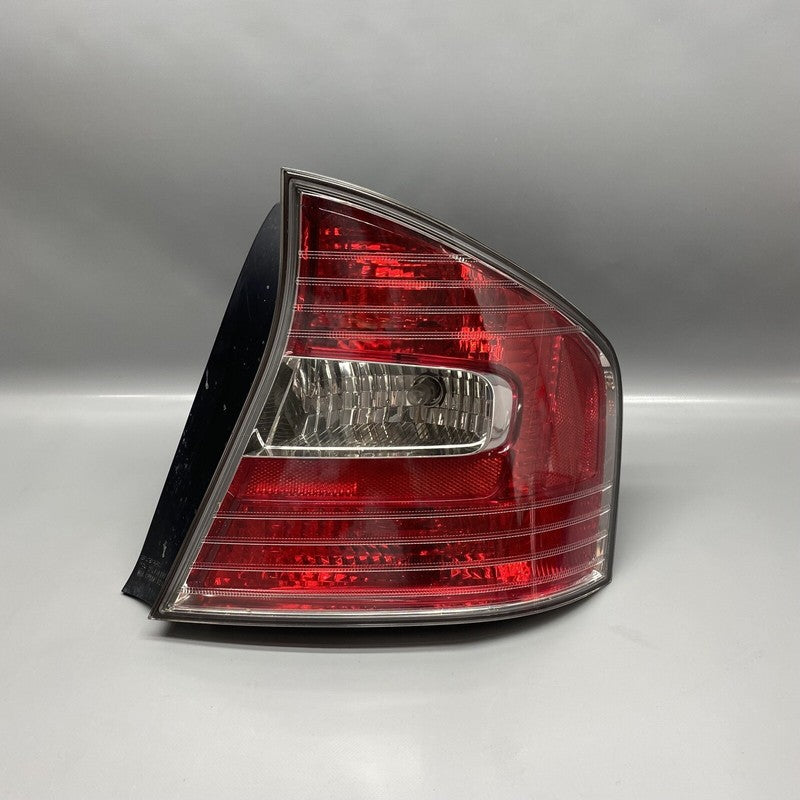 SUBARU OUTBACK LEGACY TAIL LIGHT RIGHT PASSENGER 2006 2007 OEM
