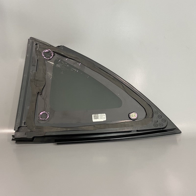 1495740-00-E TESLA MODEL Y QUARTER GLASS LEFT REAR 1495740-00-E 2020 2021 2022 OEM