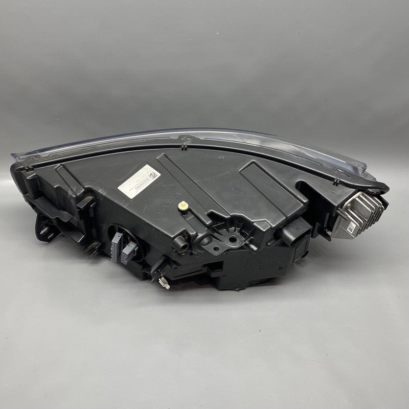 32228550 VOLVO XC40 HEADLIGHT RIGHT PASSENGER 32228550 2019 2020 2021 2022 LED OEM