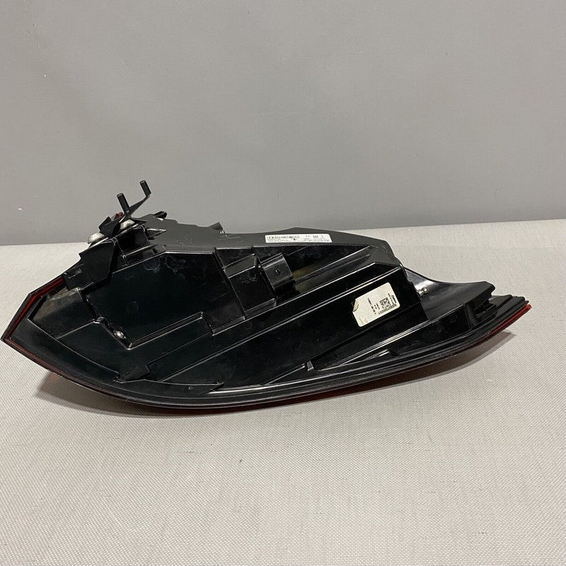 7P5945207D PORSCHE CAYENNE TAIL LIGHT LEFT DRIVER 7P5945207D OEM LED 2015 2016 