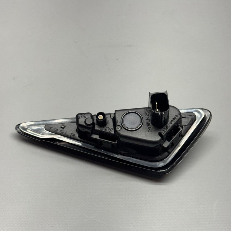 TESLA MODEL 3 Y FENDER CAMERA MARKER LEFT 2017 2018 2019 2020 2021 202