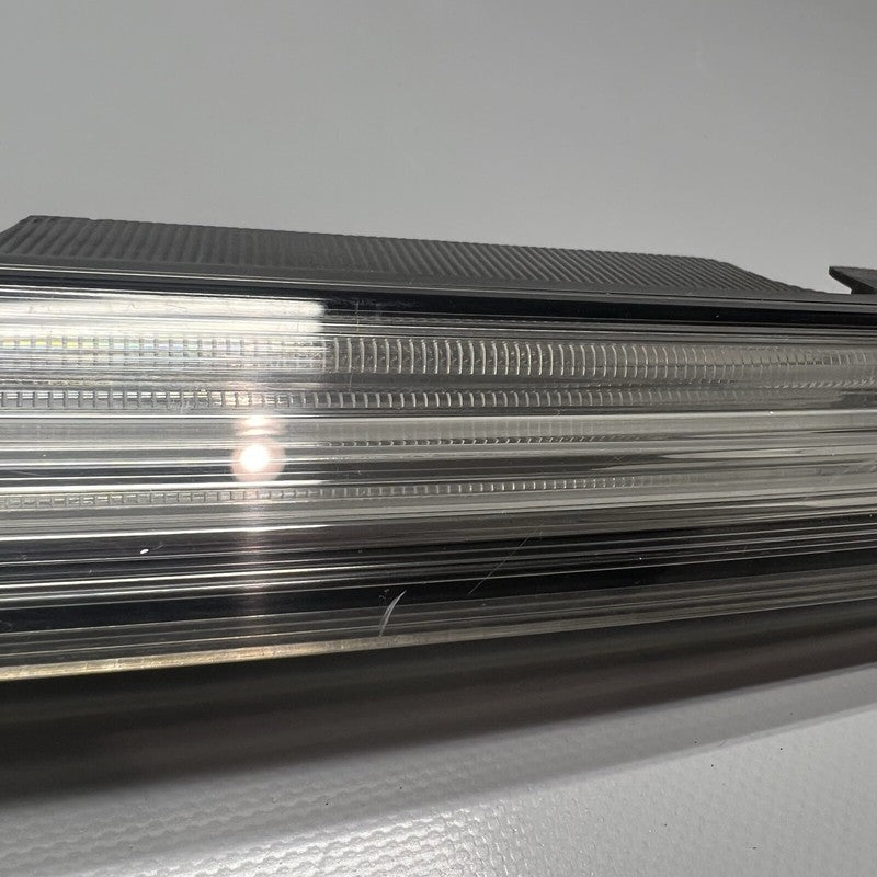 99163198900 PORSCHE 911 GT3 CENTER TAIL LIGHT TRUNK 2014 2015 2016 OEM 99163198900