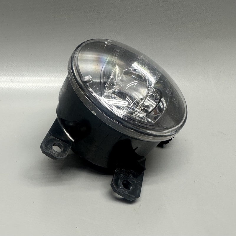 670033497 MASERATI LEVANTE FOG LIGHT LEFT RIGHT 2017 2018 2019 2020 OEM 670033497