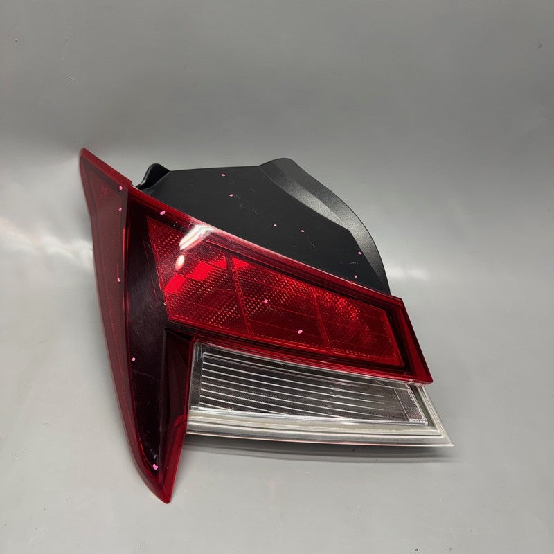 HYUNDAI ELANTRA TAIL LIGHT LEFT DRIVER 2021 2022 2023 OEM 92401AA020