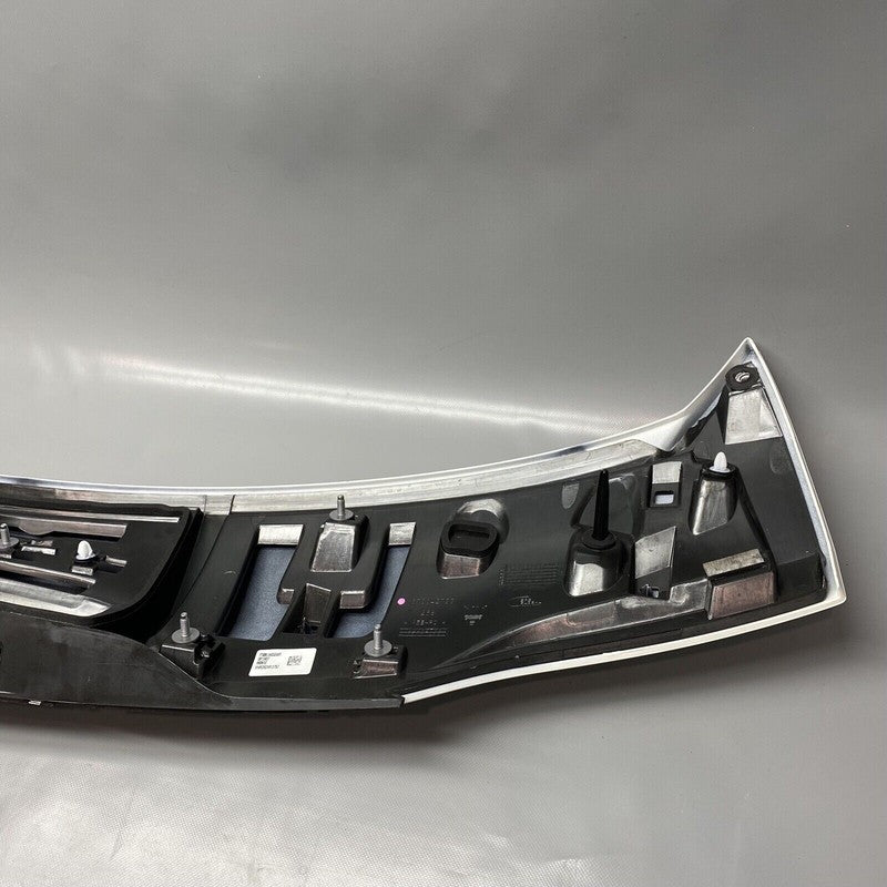 670042733 MASERATI LEVANTE TAILGATE SPOILER WING 670042733 2016 2017 2018 2019 OEM