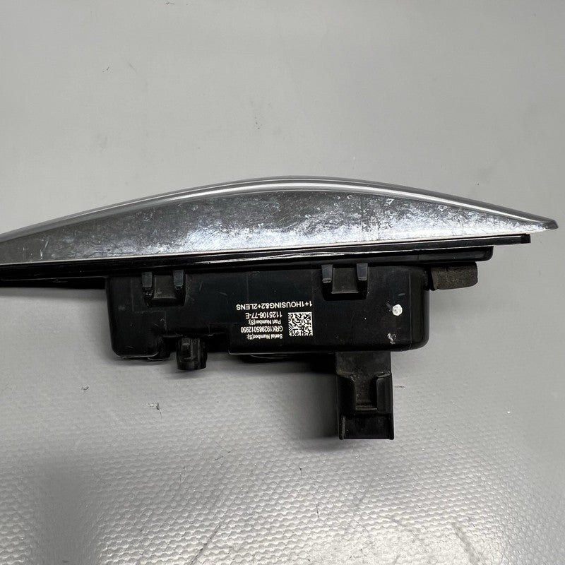 1125106-77-E TESLA MODEL 3 FENDER CAMERA MARKER LEFT 2018 2019 2020 2021 1125106-77-E