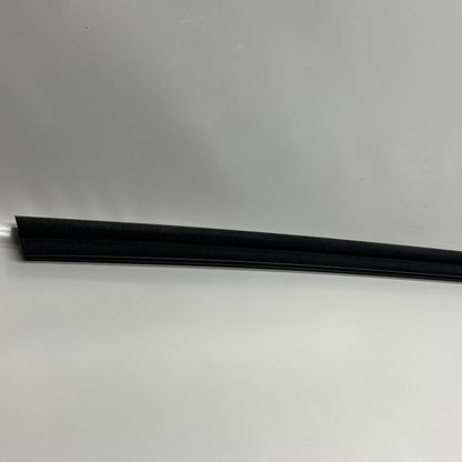 1600171-00-A TESLA MODEL S PLAID DOOR WINDOW MOLDING LEFT FRONT 2021-2023 1600171-00-A