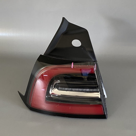 1077397-00-E TESLA MODEL 3 TAIL LIGHT LEFT DRIVER SIDE 2017 2018 2019 2020 2021 2022 OEM 